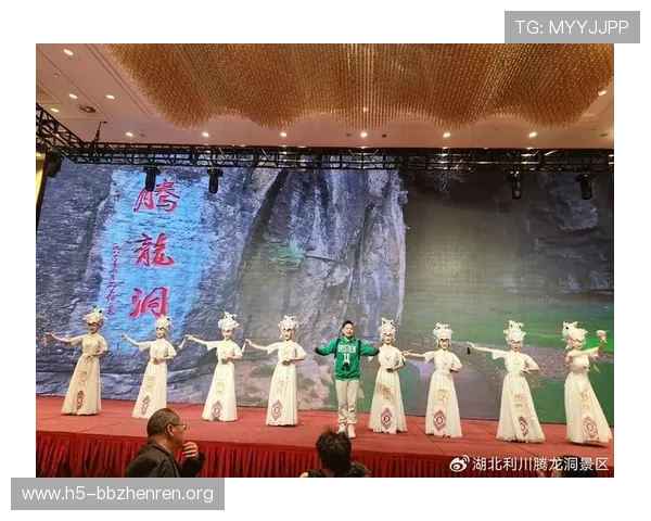 腾龙真人现场实景演绎传统武术文化感受古今融合的震撼瞬间